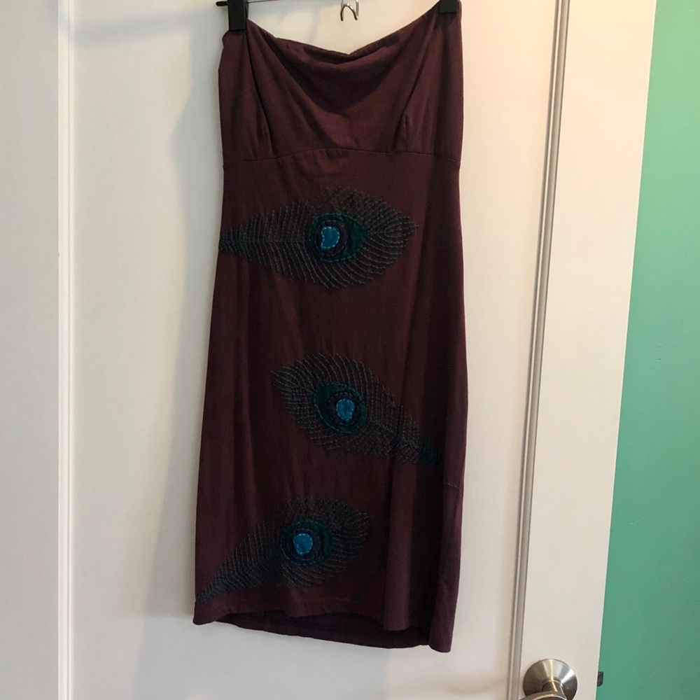 Strapless dress with peacock embroidery